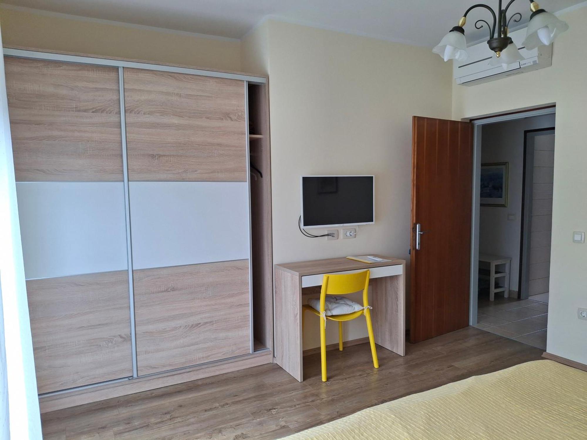 Apartments Orange لوفغان الغرفة الصورة